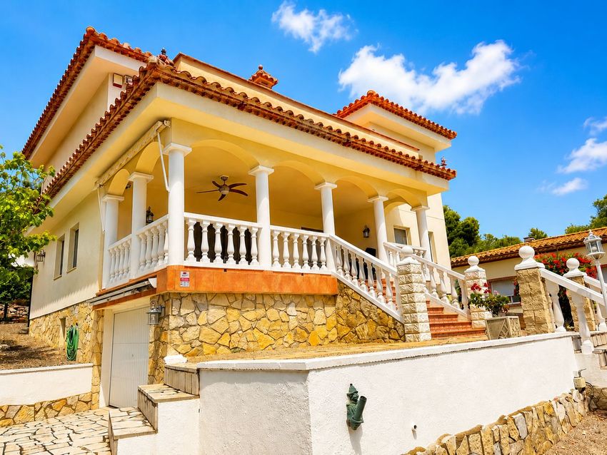 Freistehendes Chalet in Santa Marina, Pratdip (SRI-114) - Image 1