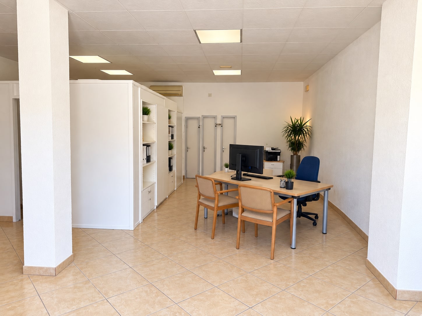 ++ Local commercial d'angle en rez-de-chaussée au centre de Miami Platja ++ - Image 1